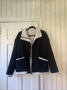 Princess Polly Black Jacket with Cream Sherpa Trim